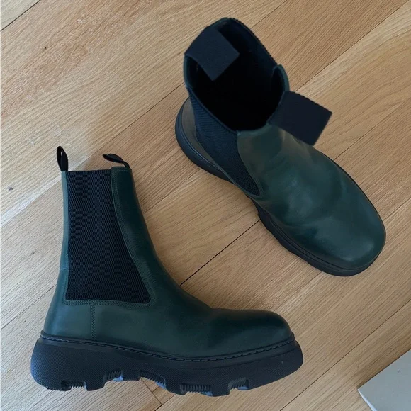 Burberry Creeper Chelsea Boots - Picture 7 of 7